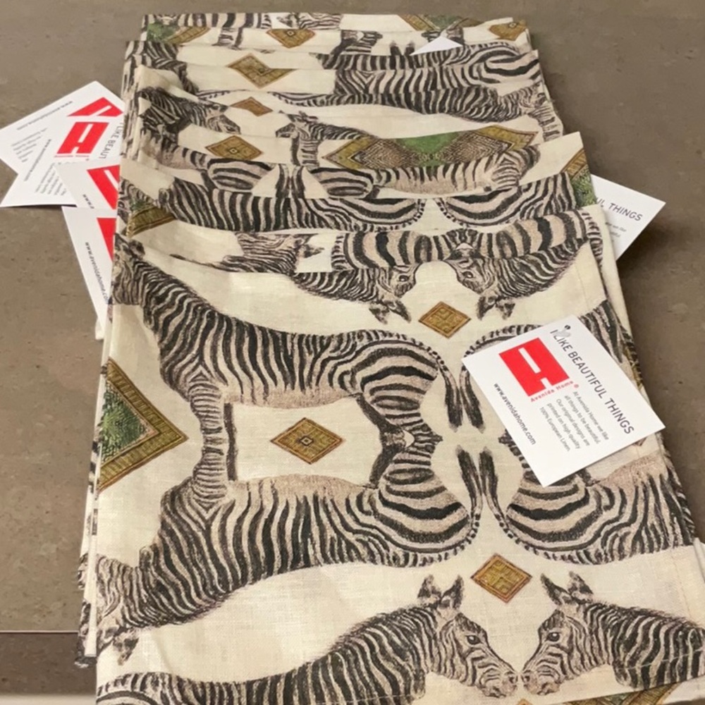 Set of 12 100% linen dinner napkins.  BRAND NEW. Made in England. GORGEOUS!